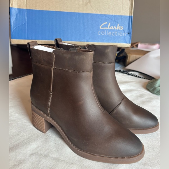 Clarks Collection Brown Leather Ankle Boots • Block Heel - Picture 1 of 8